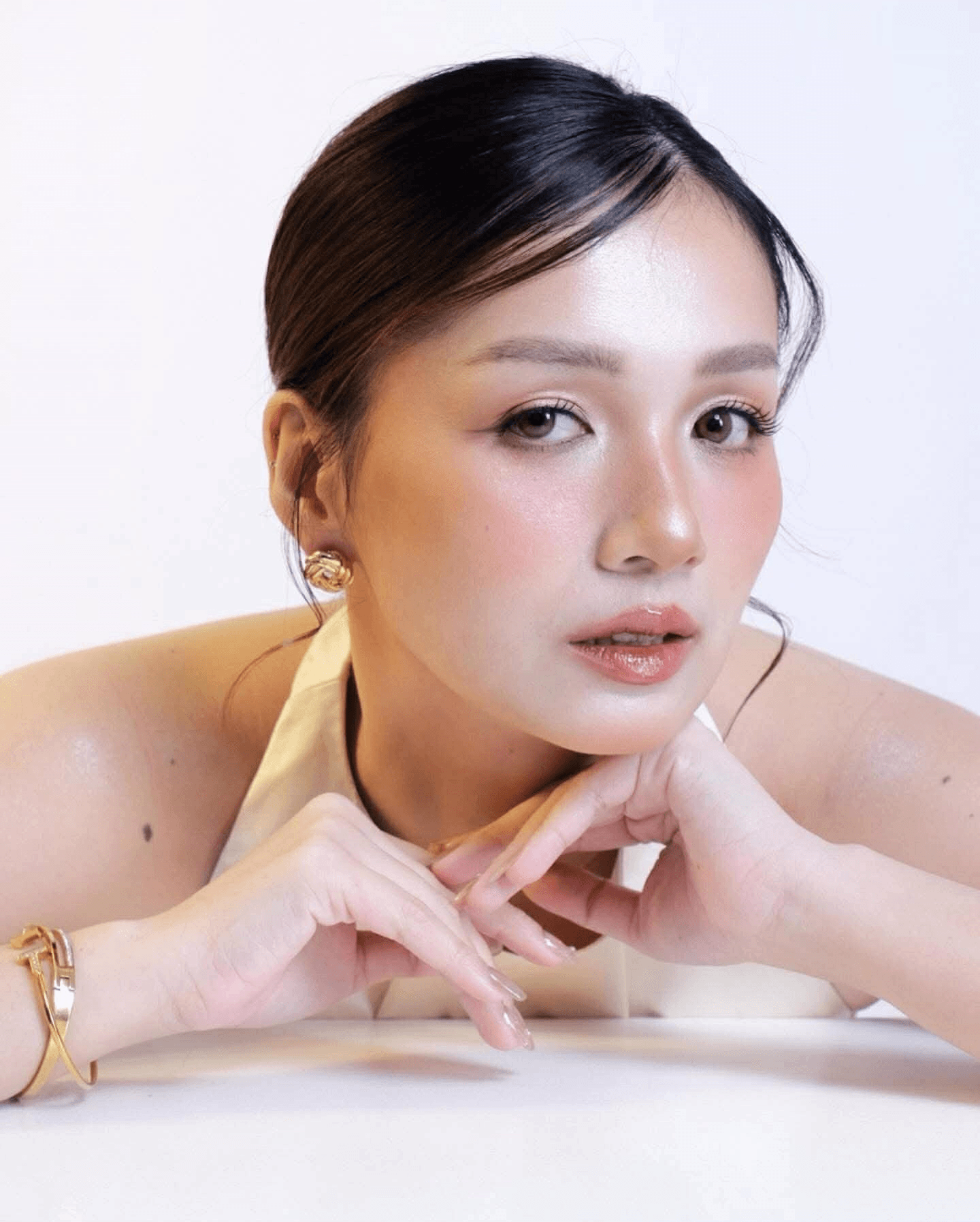Soft glam makeup portrait by Solene